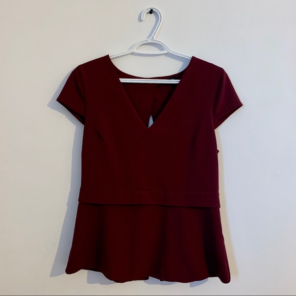 ⚪️DYNAMITE Burgundy Peplum Open Back Top - M - Picture 2 of 4